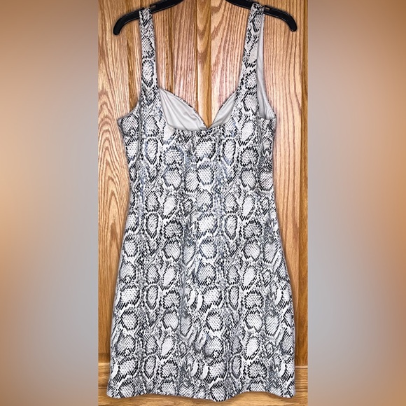 ZARA Animal Print Snakeskin Faux Suede Mini Dress Black & Ecru Size Medium‎ - Picture 11 of 13